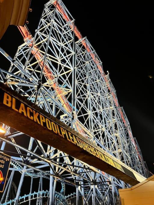 Hidden Gem W/ Parking Short Walk To Pleasure Beach Blackpool Exterior photo
