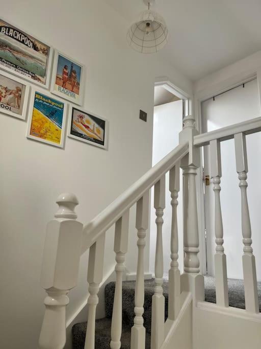 Hidden Gem W/ Parking Short Walk To Pleasure Beach Blackpool Exterior photo