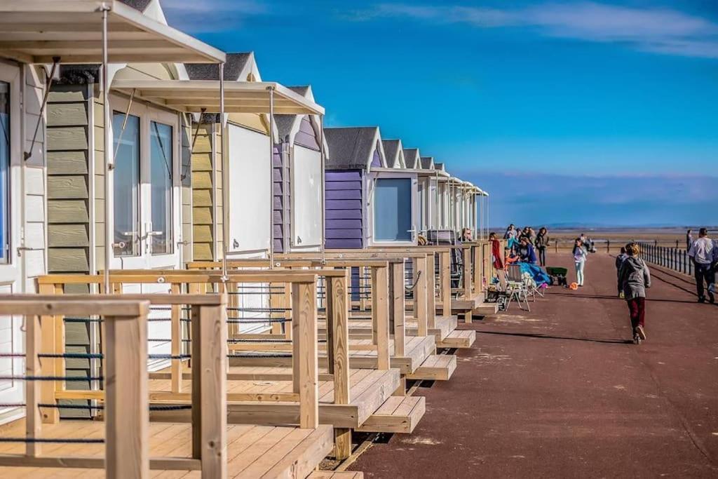 Hidden Gem W/ Parking Short Walk To Pleasure Beach Blackpool Exterior photo