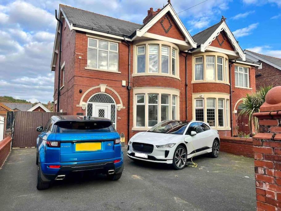 Hidden Gem W/ Parking Short Walk To Pleasure Beach Blackpool Exterior photo